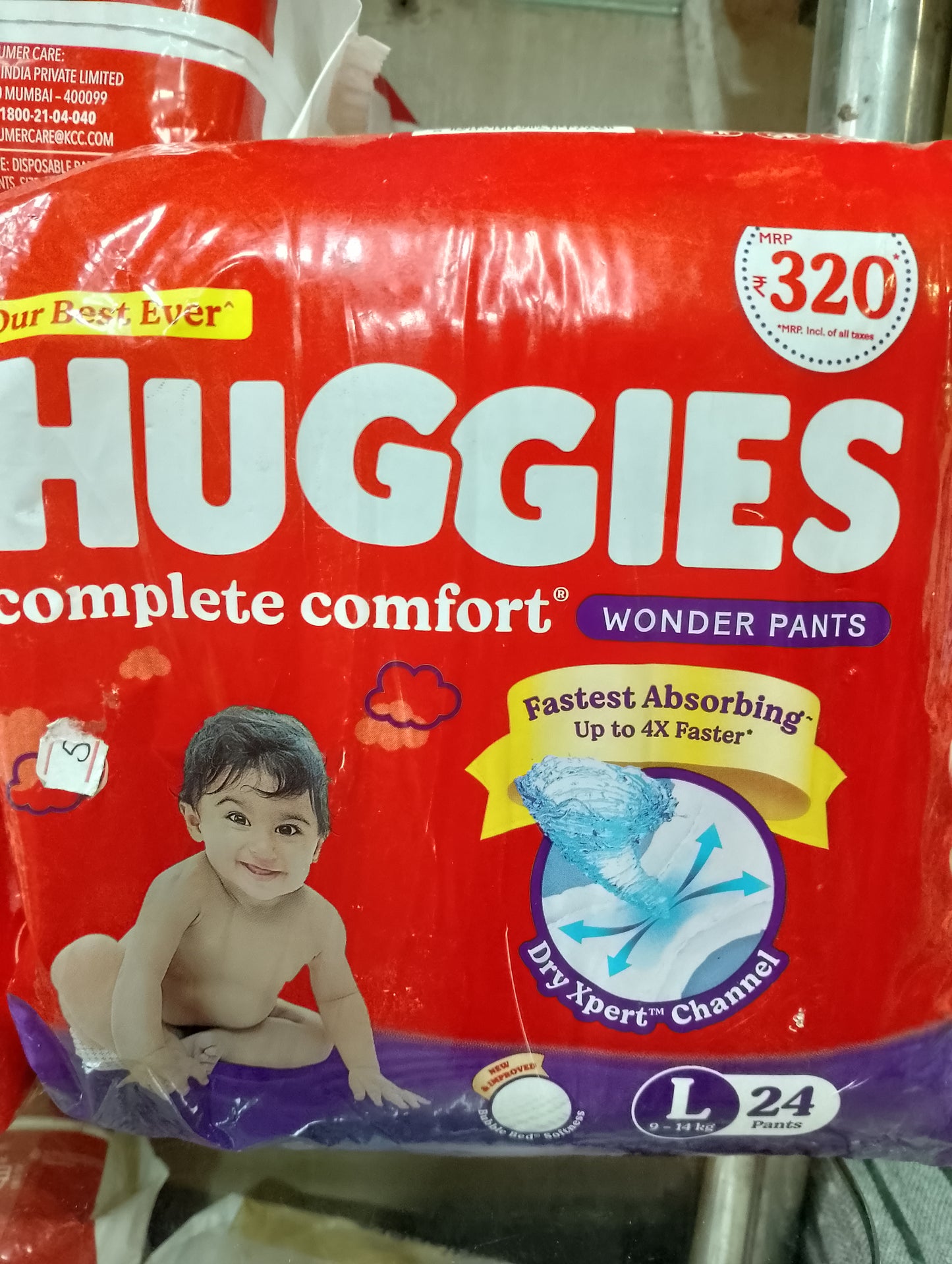 Huggies. L